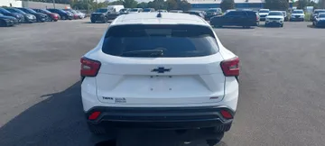 2025 Chevrolet Trax - image 6