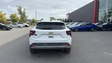 2025 Chevrolet Trax - image 6