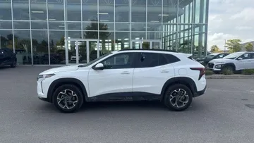 2025 Chevrolet Trax - image 4