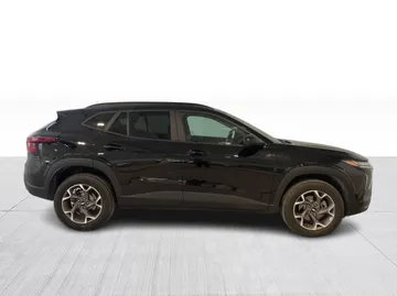 2024 Chevrolet Trax - image 9