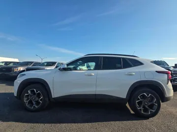 2026 Chevrolet Trax - image 4