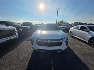 2026 Chevrolet Trax - image 2