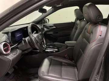 2025 Chevrolet Trax - image 3