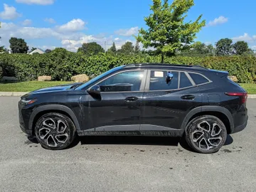 2025 Chevrolet Trax - image 4
