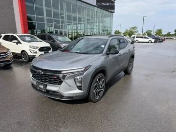 2025 Chevrolet Trax - image 3