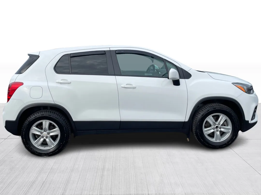 2021 Chevrolet Trax — photo 2