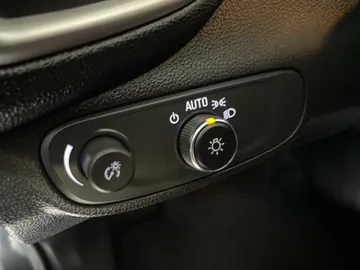 2021 Chevrolet Trax - image 18