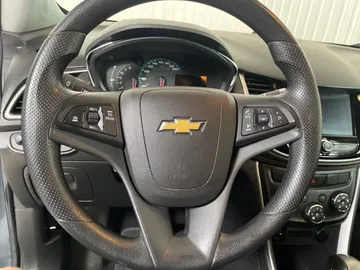 2021 Chevrolet Trax - image 17