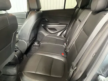 2021 Chevrolet Trax - image 15