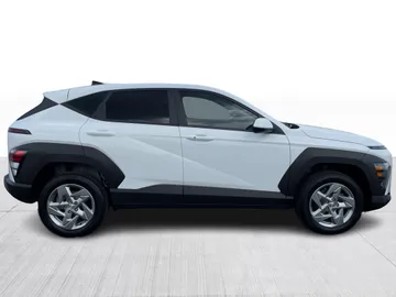 2024 Hyundai Kona - image 2