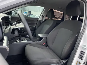 2024 Hyundai Kona - image 3