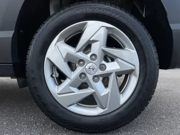 2024 Hyundai Kona - image 6