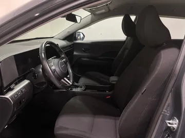 2024 Hyundai Kona - image 3