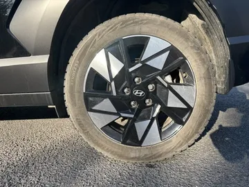 2025 Hyundai Kona - image 6