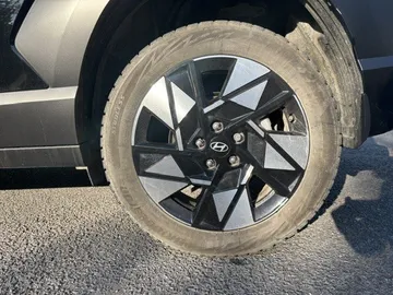 2025 Hyundai Kona - image 6