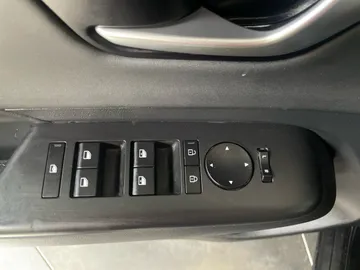 2025 Hyundai Kona - image 25