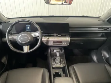 2025 Hyundai Kona - image 4