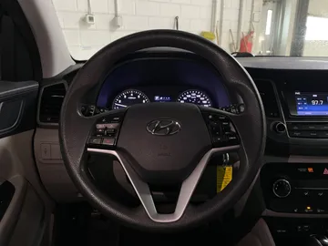2016 Hyundai Tucson - image 15
