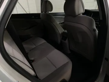 2016 Hyundai Tucson - image 13