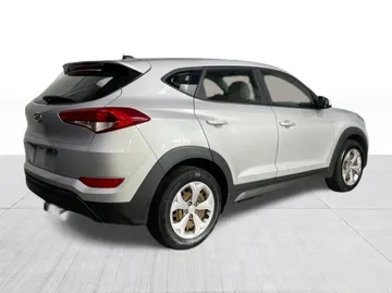 2016 Hyundai Tucson - image 12