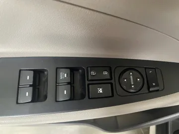 2017 Hyundai Tucson - image 20