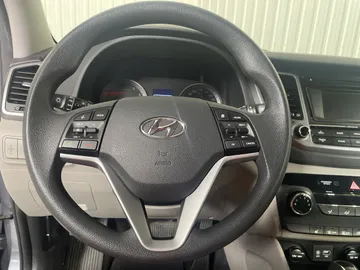 2017 Hyundai Tucson - image 16
