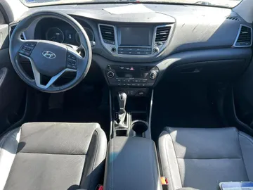 2018 Hyundai Tucson - image 9