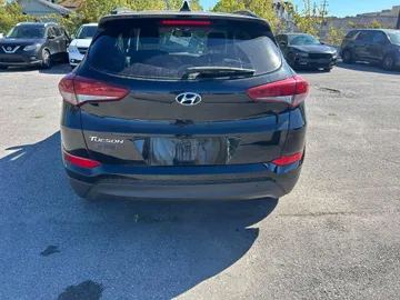 2018 Hyundai Tucson - image 4