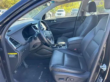 2018 Hyundai Tucson - image 8
