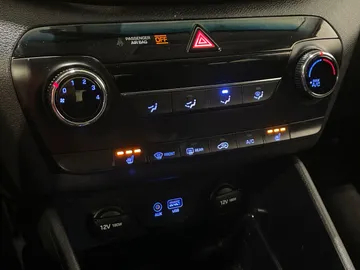 2016 Hyundai Tucson - image 17