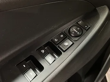 2016 Hyundai Tucson - image 18