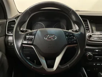 2016 Hyundai Tucson - image 19