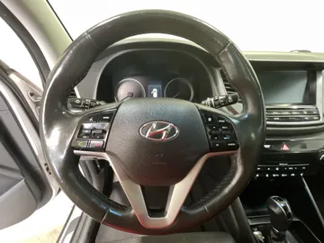 2017 Hyundai Tucson - image 27