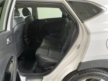 2017 Hyundai Tucson - image 16