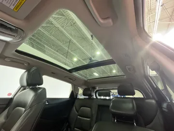 2017 Hyundai Tucson - image 6