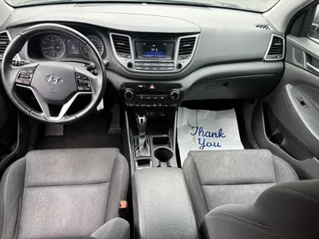 2017 Hyundai Tucson - image 7