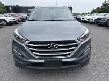 2017 Hyundai Tucson - image 2