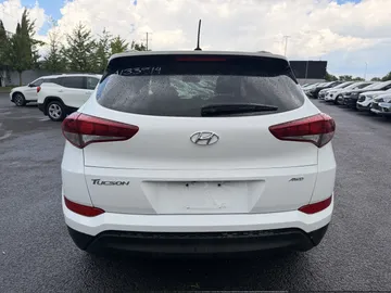 2017 Hyundai Tucson - image 6