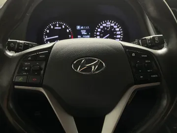 2017 Hyundai Tucson - image 17