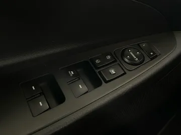 2017 Hyundai Tucson - image 21
