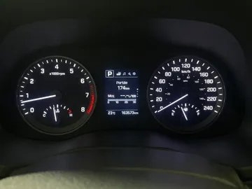2017 Hyundai Tucson - image 18