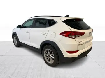 2016 Hyundai Tucson - image 11
