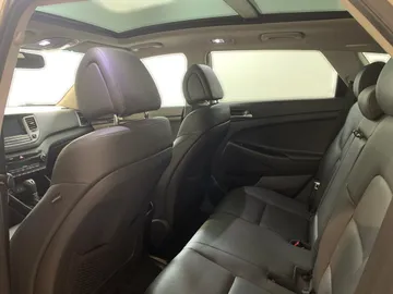 2016 Hyundai Tucson - image 15