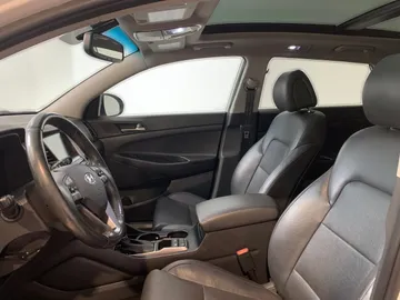 2016 Hyundai Tucson - image 3