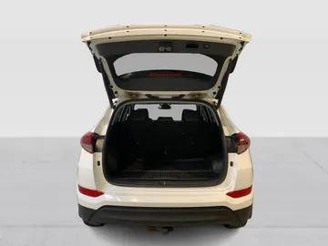 2016 Hyundai Tucson - image 13