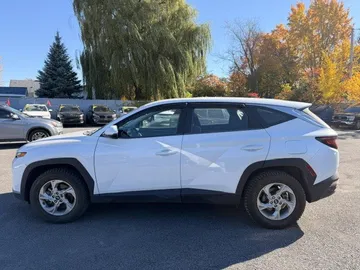 2022 Hyundai Tucson - image 4