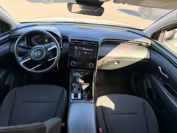 2022 Hyundai Tucson - image 7