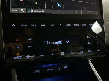 2022 Hyundai Tucson Hybrid - image 25