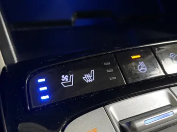2022 Hyundai Tucson Hybrid - image 28