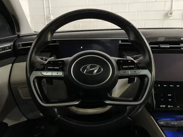2022 Hyundai Tucson Hybrid - image 19